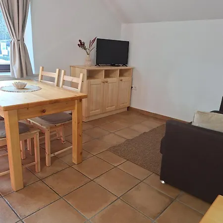 Mertelj Apartment *
