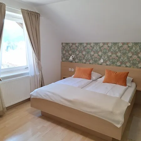 Mertelj Apartman *