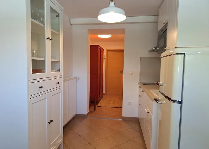 Mertelj * كْرانْيِسكا غورا